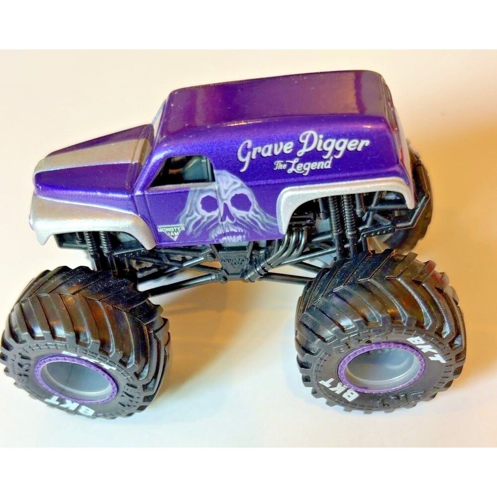 Monster Jam Grave Digger The Legend 1:64 Purple Silver Spin Master Truck